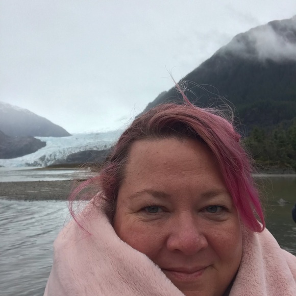 Meet your Posher, Carrie - Picture 3 of 8